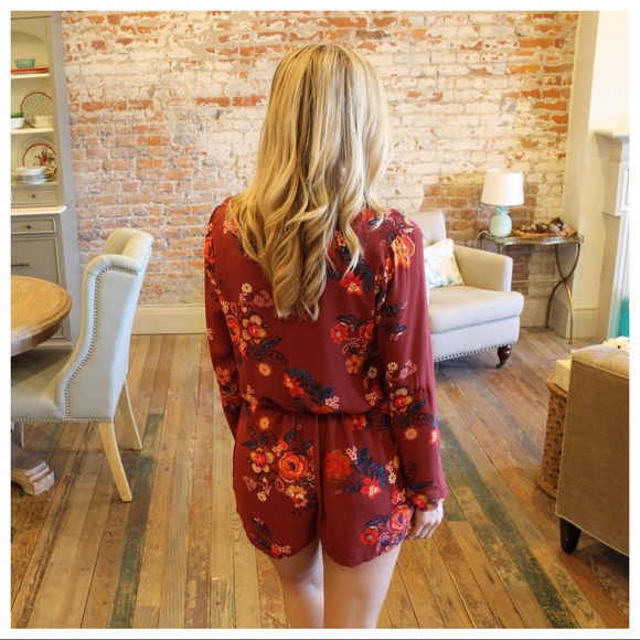 🌞SUMMER SALE🌞 Long sleeve floral surplice romper - Picture 4 of 4
